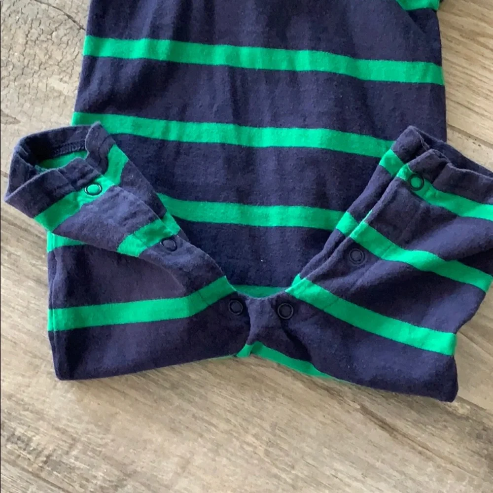 EUC Carter’s one piece, sz 6 months